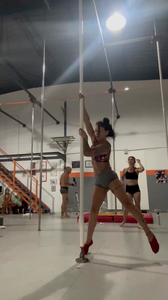 Post 6 by Tati_Love on TikTok (video)