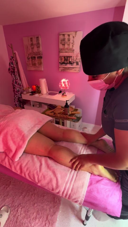 Post 7 by Colombianpink spa Chicago on TikTok (video)