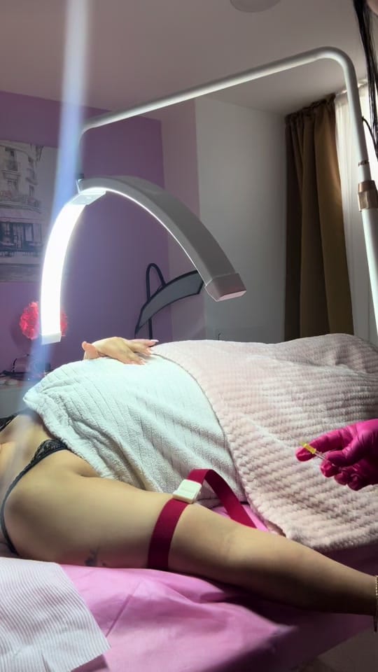 Post 6 by Colombianpink spa Chicago on TikTok (video)