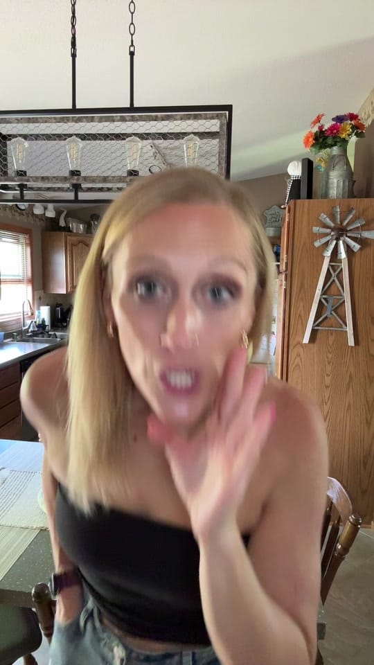 Post 4 by Michelle on TikTok (video)