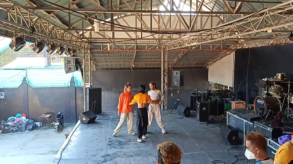 Post 3 by Asturias Dance Company on TikTok (video)