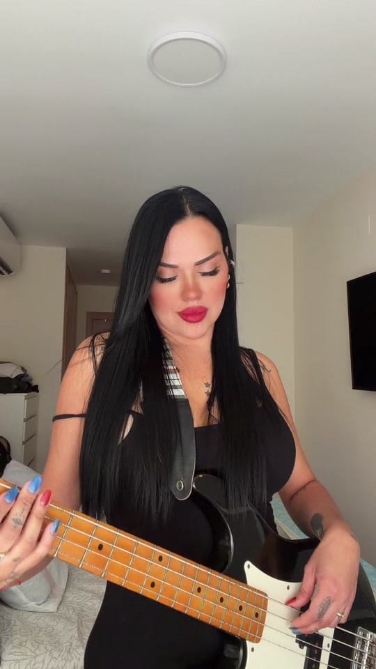 Post 2 by Dulce Nava on TikTok (video)