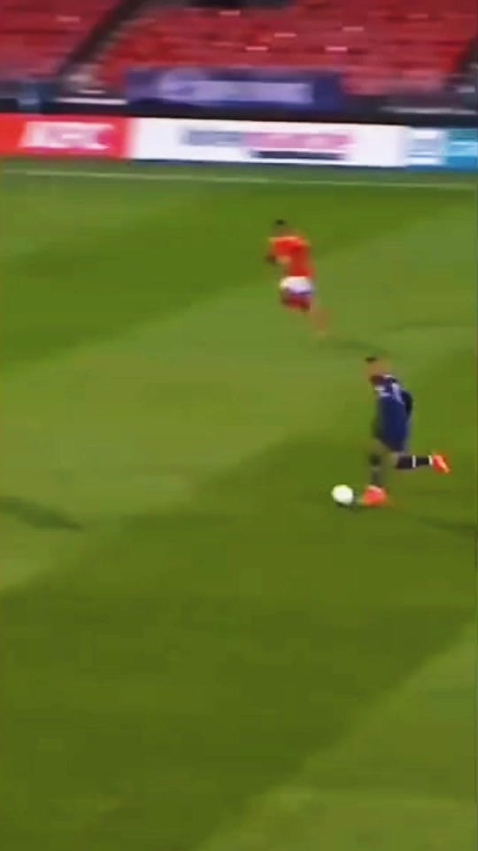 Post 2 by Ídolo: Philippe Coutinho♥️♥️♥️ on TikTok (video)