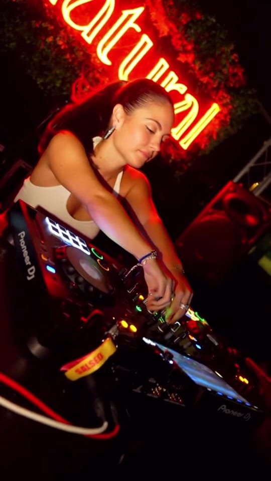 Post 6 by DJ Cris Orube on TikTok (video)