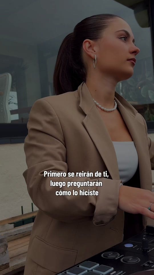Post 5 by DJ Cris Orube on TikTok (video)