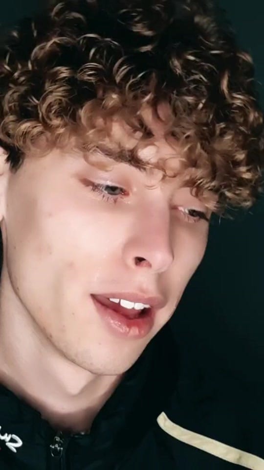 Post 10 by 𝓐𝓘𝓣𝓞𝓡🌙 on TikTok (video)