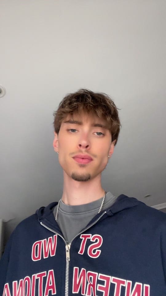 Post 1 by 𝓐𝓘𝓣𝓞𝓡🌙 on TikTok (video)