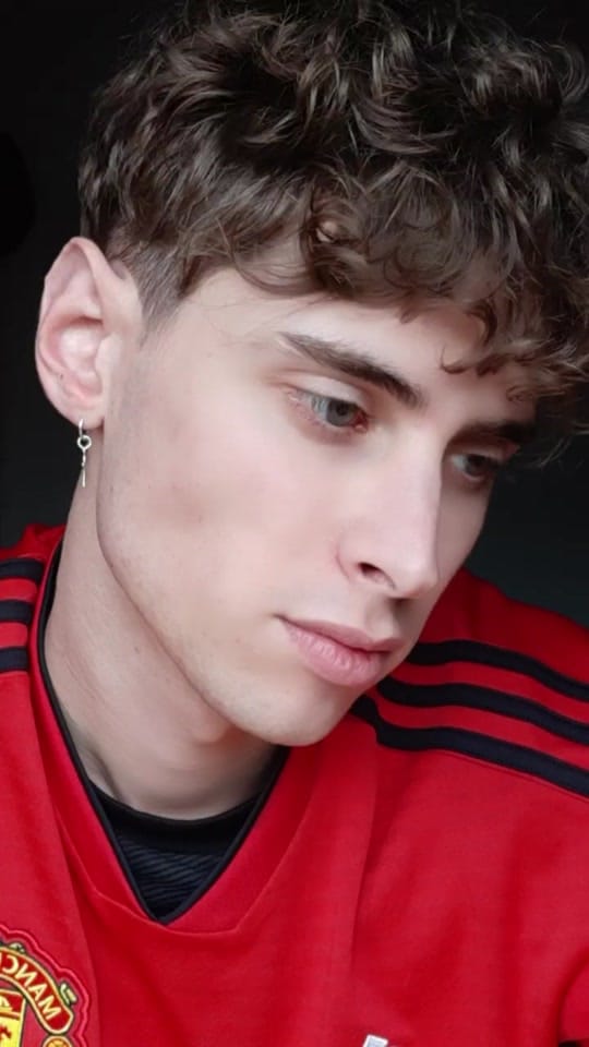 Post 9 by 𝓐𝓘𝓣𝓞𝓡🌙 on TikTok (video)