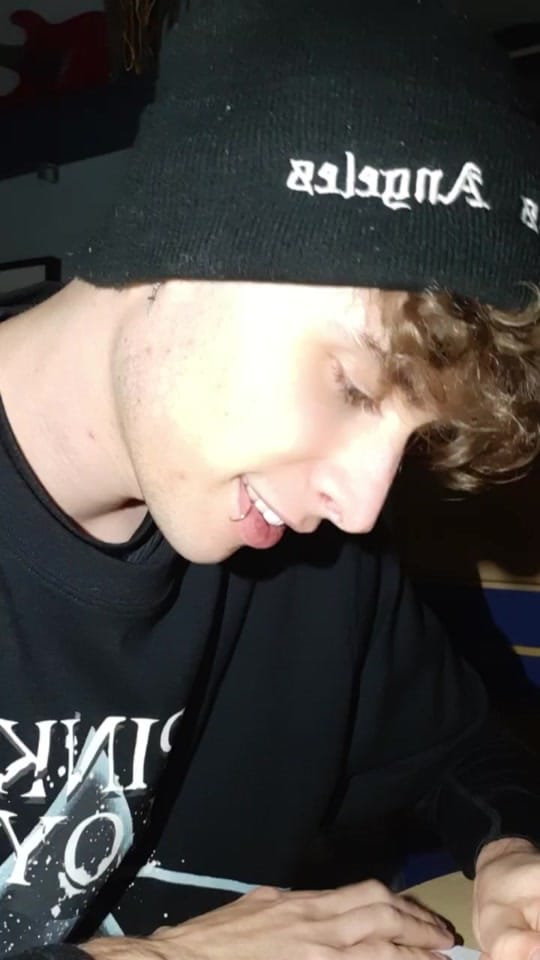 Post 8 by 𝓐𝓘𝓣𝓞𝓡🌙 on TikTok (video)