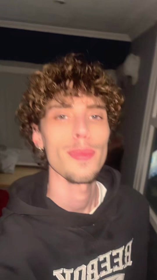 Post 6 by 𝓐𝓘𝓣𝓞𝓡🌙 on TikTok (video)