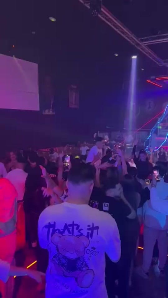 Post 1 by liveconcerts10 on TikTok (video)