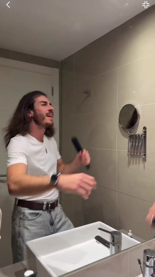 Post 6 by AxeL on TikTok (video)