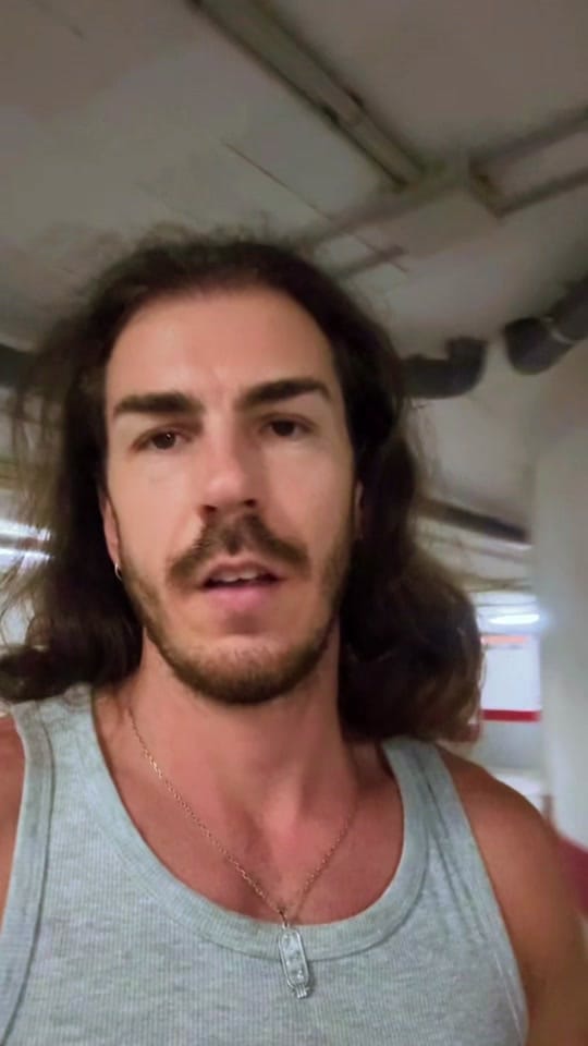 Post 4 by AxeL on TikTok (video)