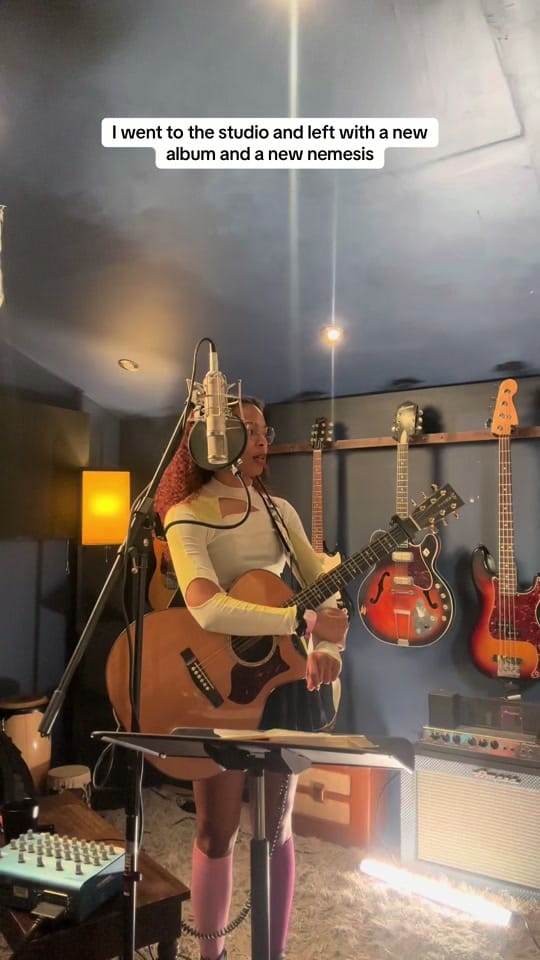 Post 3 by Julia Cannon on TikTok (video)