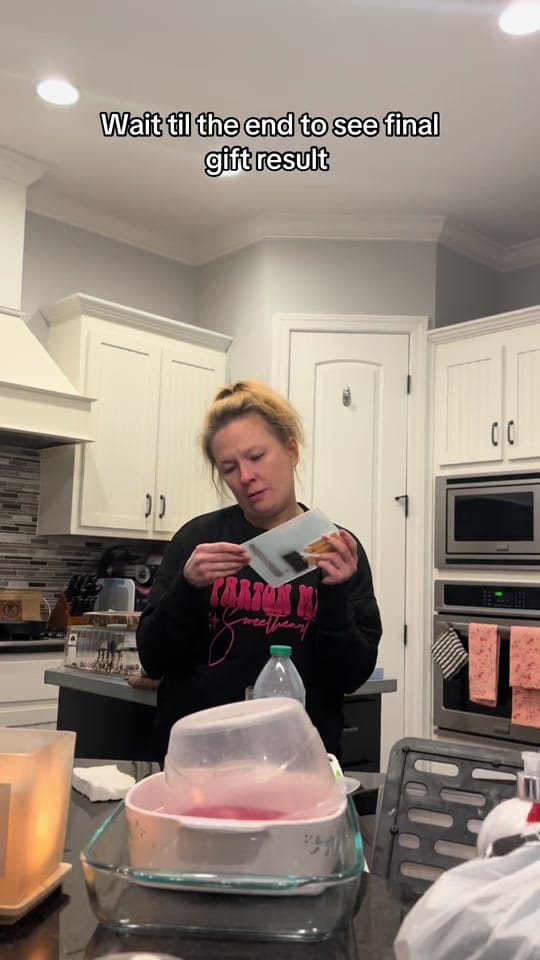 Post 4 by jennahuntsmusic on TikTok (video)