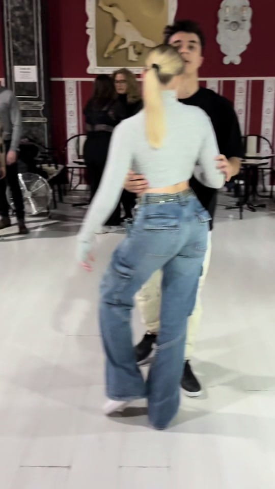 Post 7 by Alvaro y Ruth on TikTok (video)