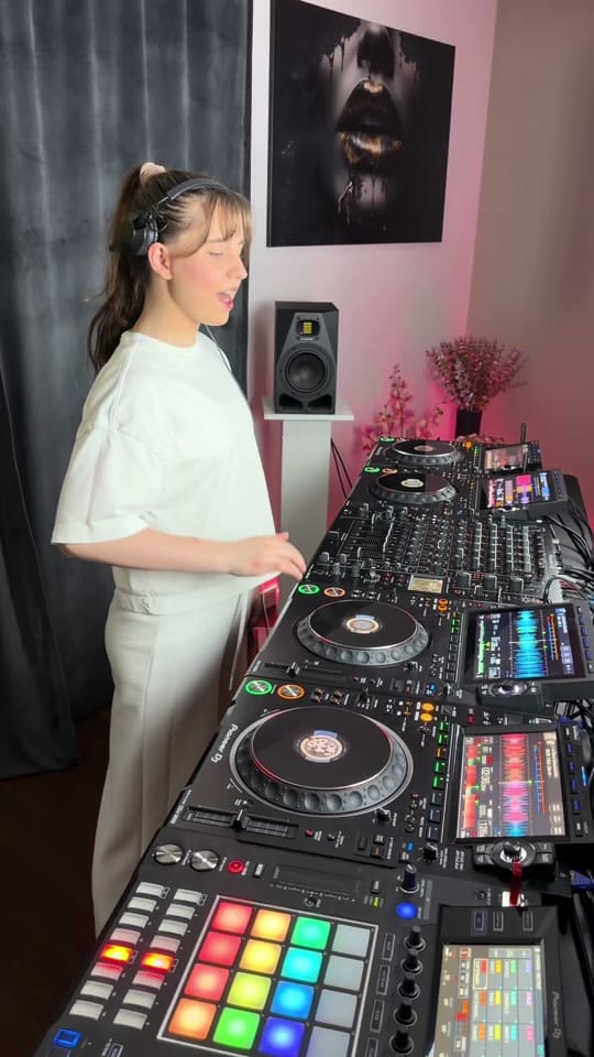 Post 9 by DJ Gabi on TikTok (video)