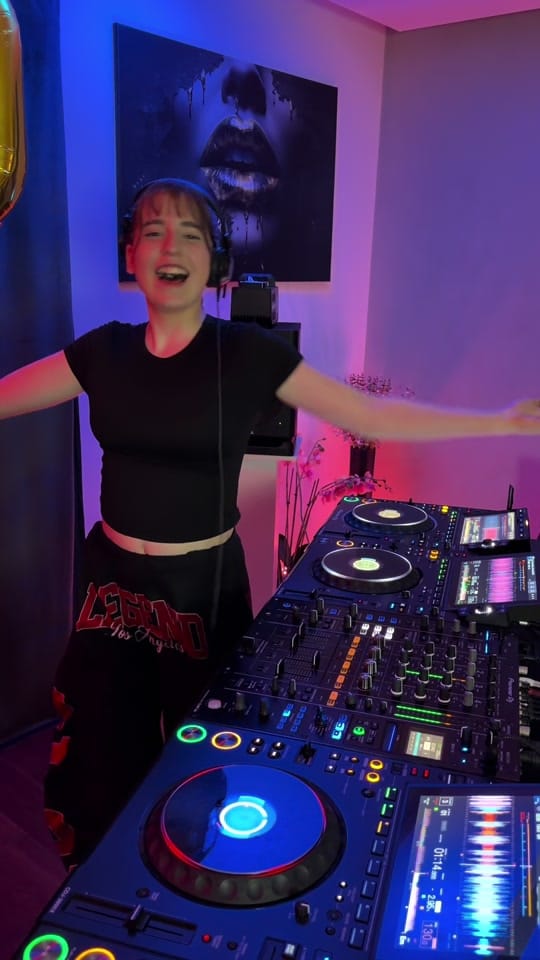 Post 5 by DJ Gabi on TikTok (video)