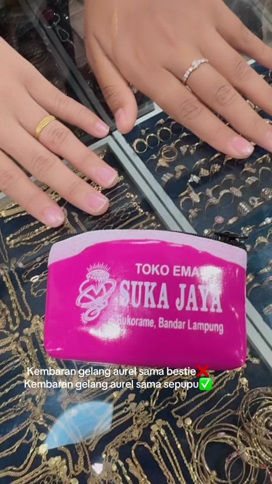 Post 8 by SJ Collection on TikTok (video)