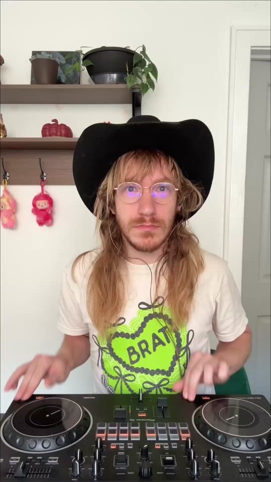 Post 2 by Airro | DJ • Mashups • Music on TikTok (video)