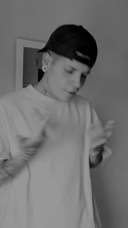 Post 4 by L.Reino23 on TikTok (video)