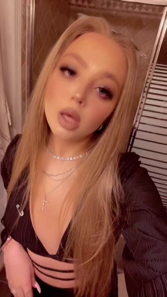 Post 1 by ✨ANASTASIA PETRYK✨ on TikTok (video)