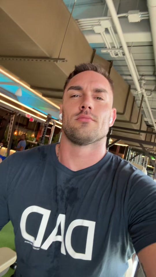 Post 1 by Ben Bakson on TikTok (video)