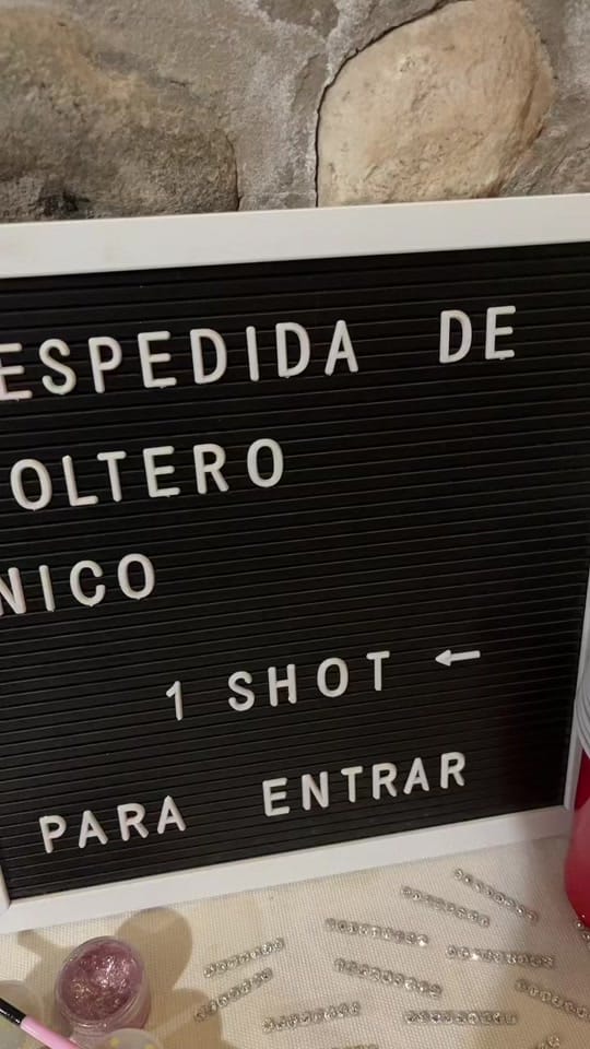 Post 7 by Teatropella on TikTok (video)