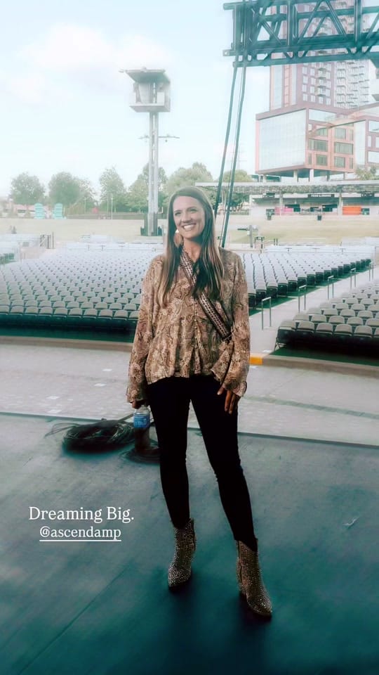 Post 10 by Kelly Alayna on TikTok (video)