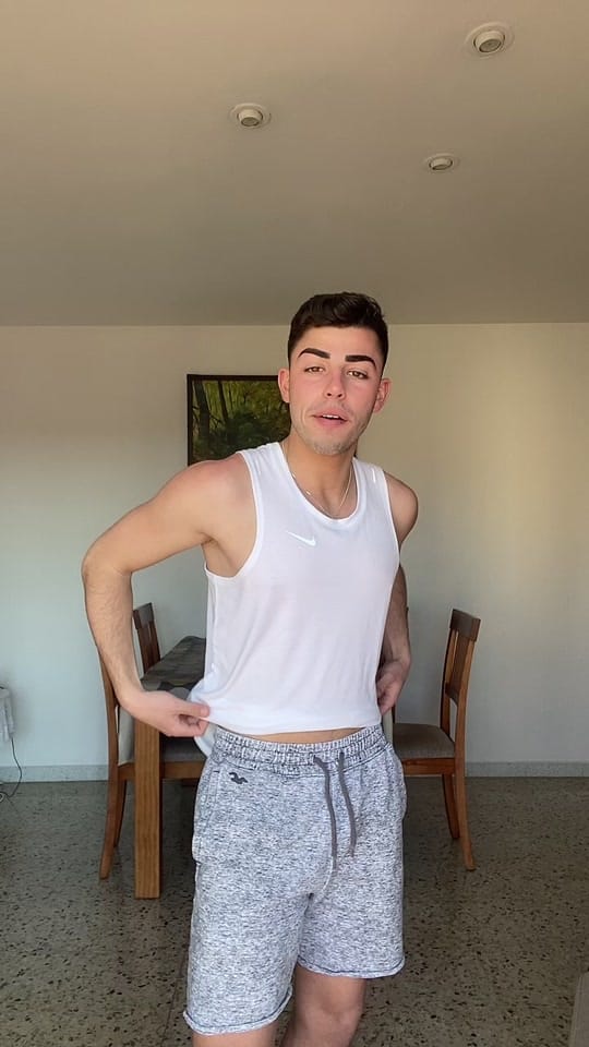 Post 8 by Pau Requena🌴 on TikTok (video)