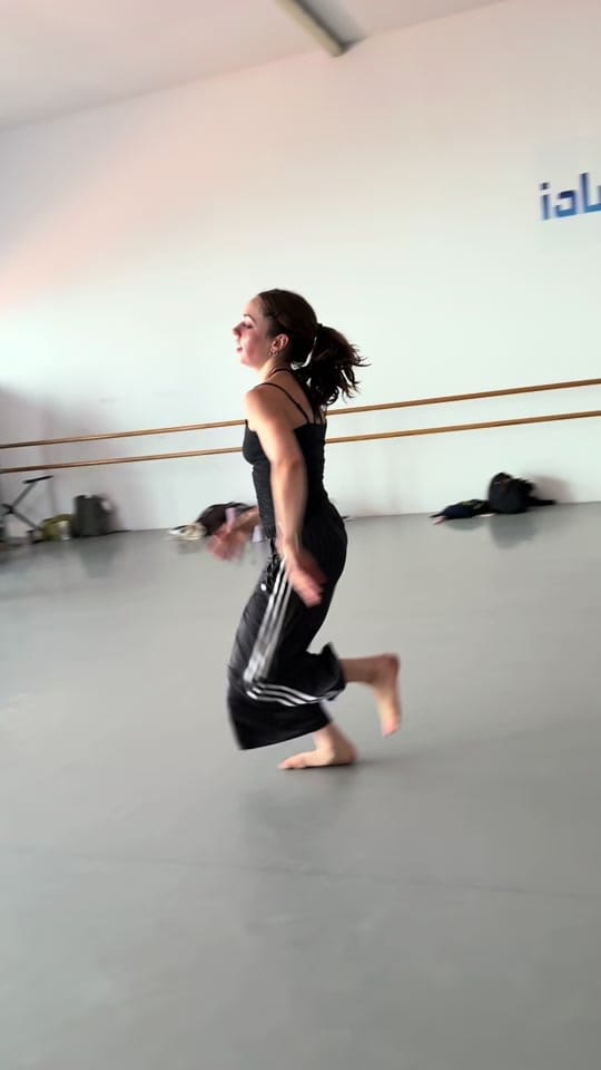 Post 2 by thefloorfeline on TikTok (video)