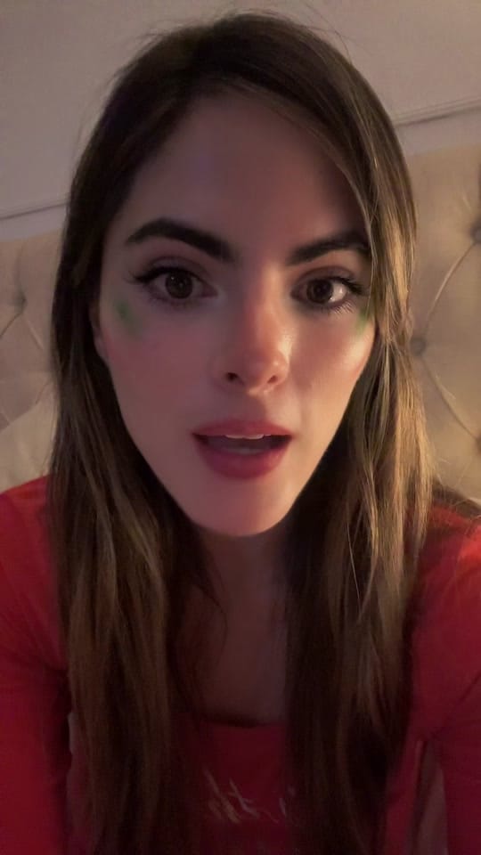 Post 6 by Sof on TikTok (video)