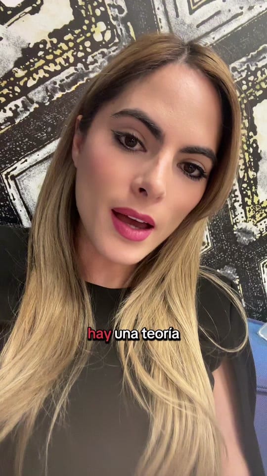 Post 10 by Sof on TikTok (video)