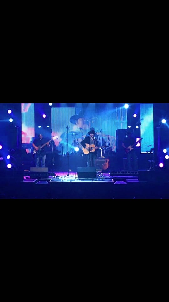 Post 1 by Leo Alejandro Garcia on TikTok (video)