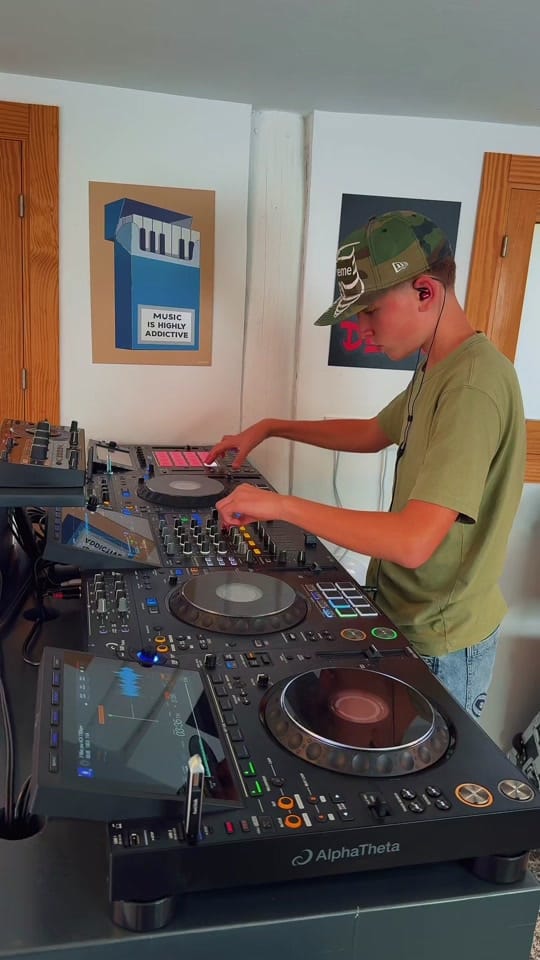 Post 1 by DJ ELFIGO on TikTok (video)