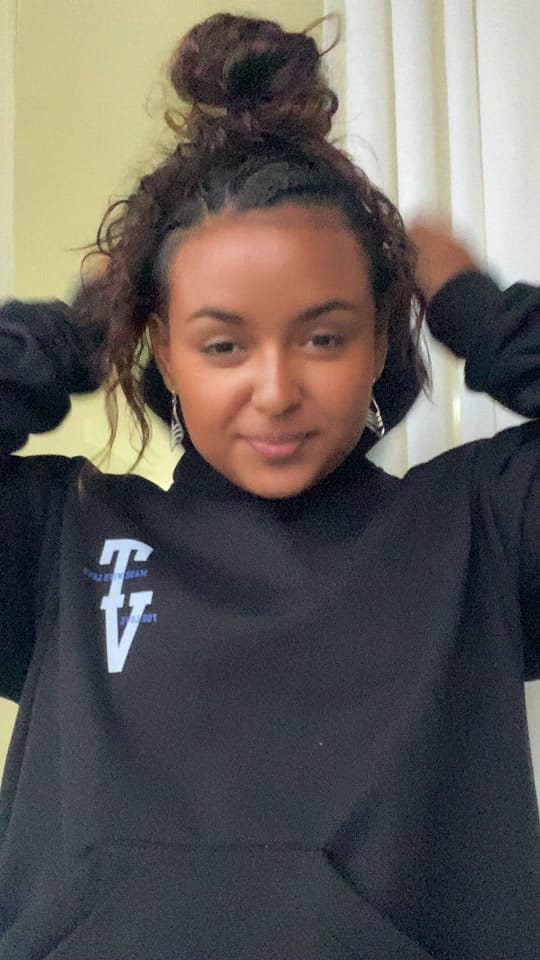 Post 9 by Vitoria Emanuelle on TikTok (video)