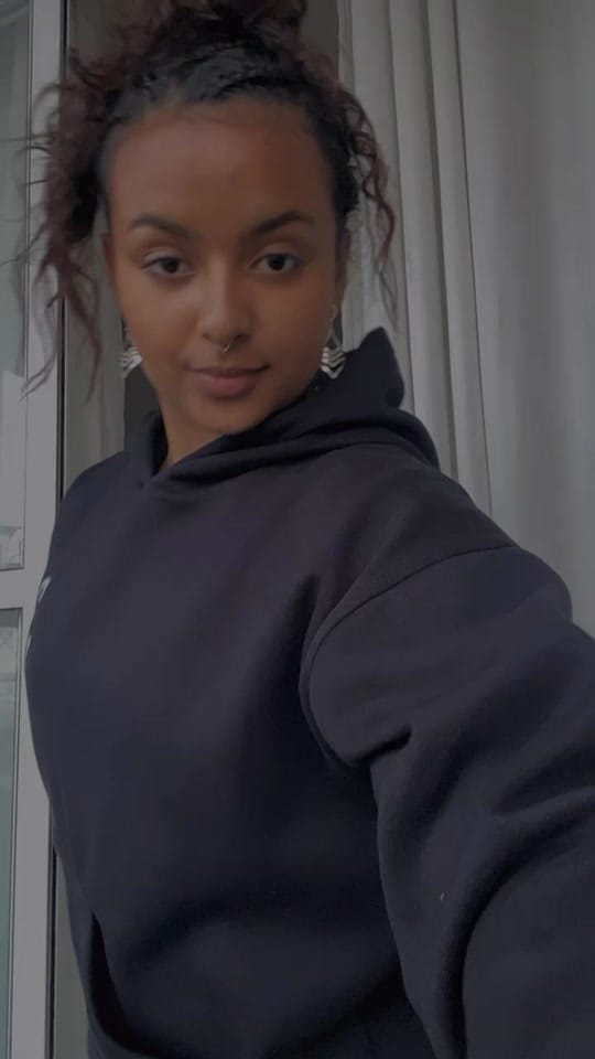 Post 10 by Vitoria Emanuelle on TikTok (video)