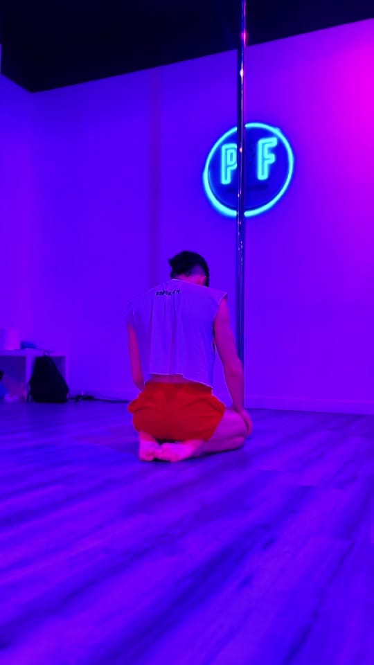 Post 7 by Lucas Alvarez - Pole Dancer on TikTok (video)