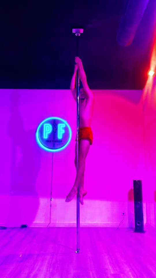 Post 3 by Lucas Alvarez - Pole Dancer on TikTok (video)