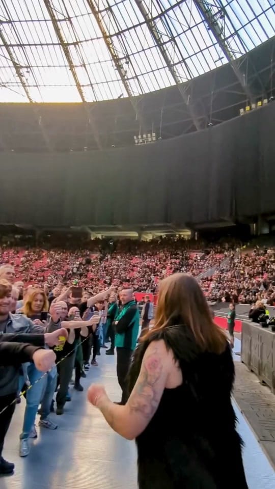Post 6 by Floor Jansen on TikTok (video)