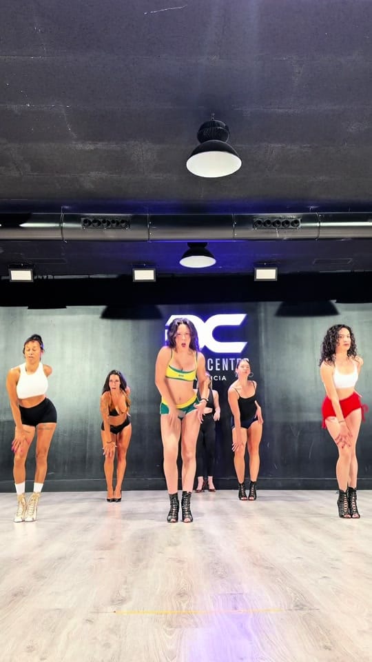 Post 2 by Vero Mejía on TikTok (video)