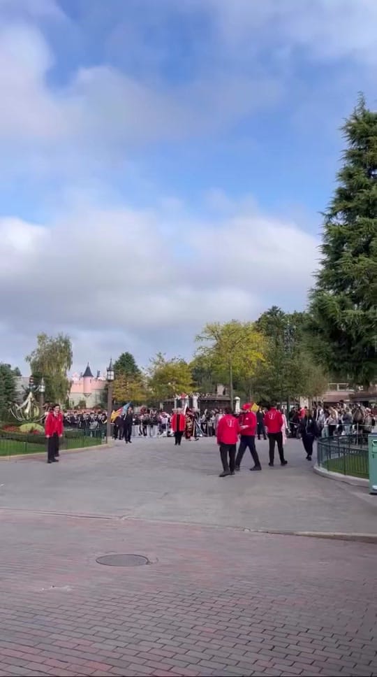 Post 4 by Les Bandes de la Terreta on TikTok (video)