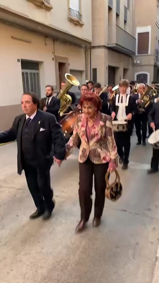 Post 2 by Les Bandes de la Terreta on TikTok (video)