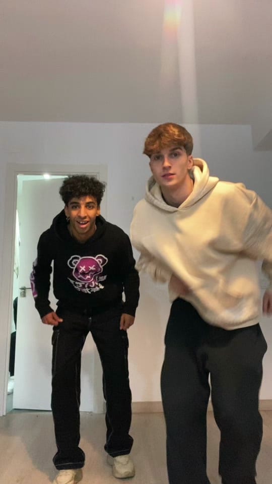 Post 10 by Mohamed Azyane on TikTok (video)