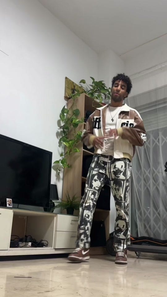 Post 6 by Mohamed Azyane on TikTok (video)