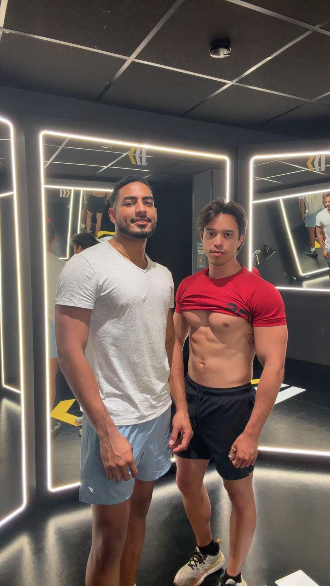 Post 3 by leandrojo8a on TikTok (video)
