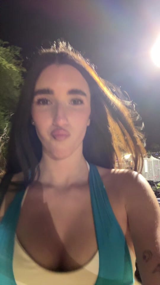 Post 1 by Lara on TikTok (video)