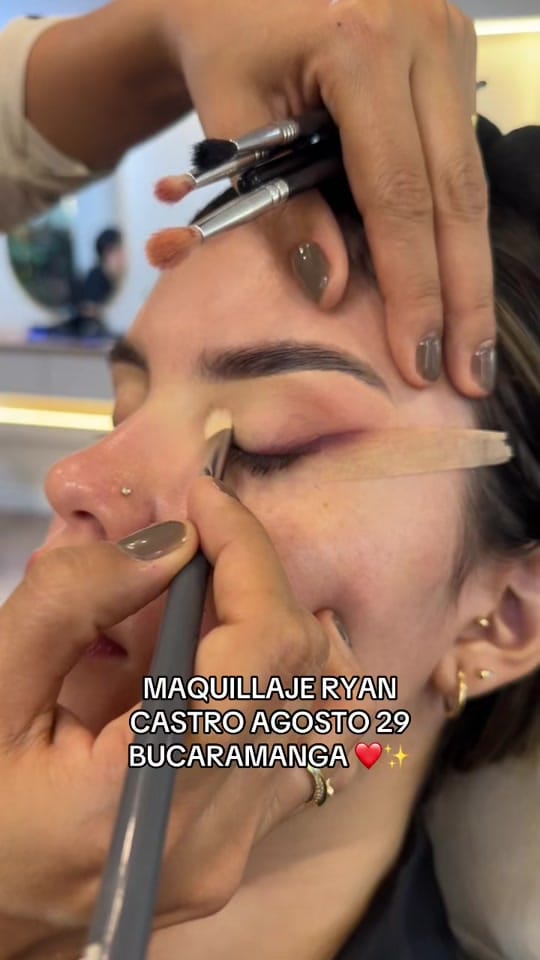 Post 6 by sofisuazamakeup on TikTok (video)