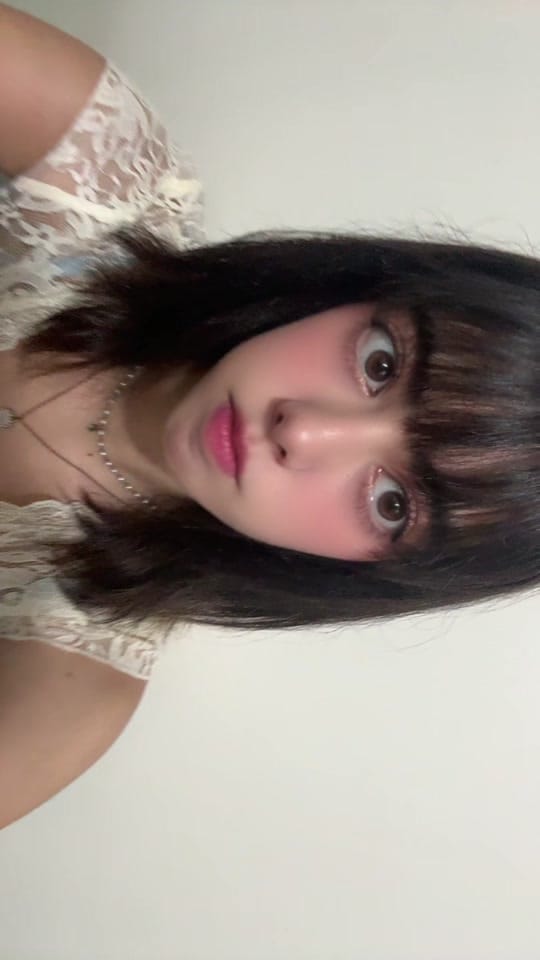 Post 6 by •*나비*• on TikTok (video)