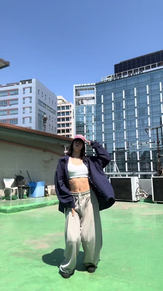Post 3 by •*나비*• on TikTok (video)